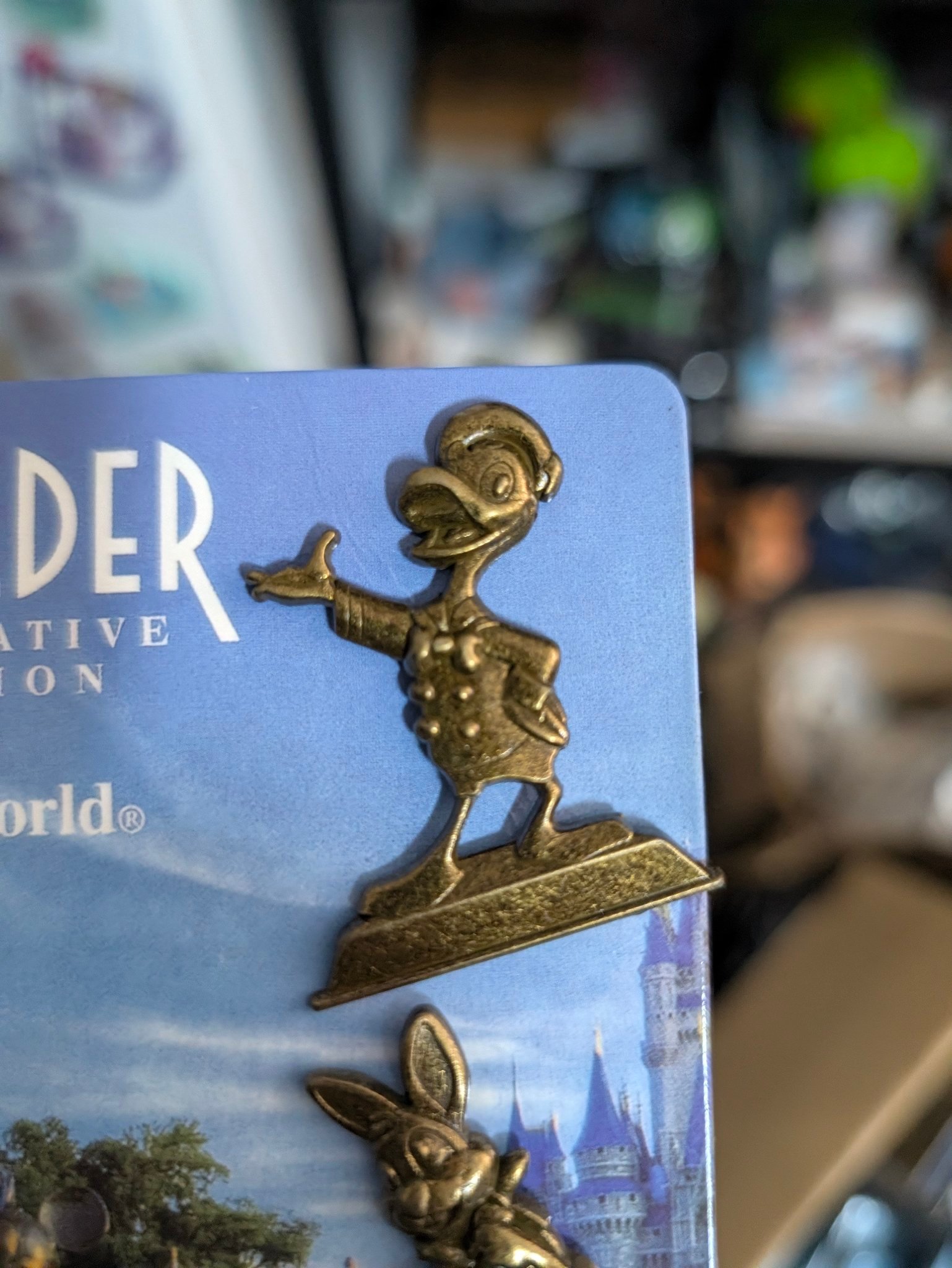 Donald Duck Annual Passholder Bronze Statue Pin